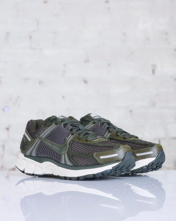 Nike Women s Zoom Vomero 5 Cargo Khaki   Sequoia-Sail-Metallic Silver FQ8898 325 Online Sale