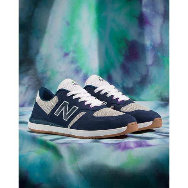 NB NUMERIC 420 BLUEBERRY Online now