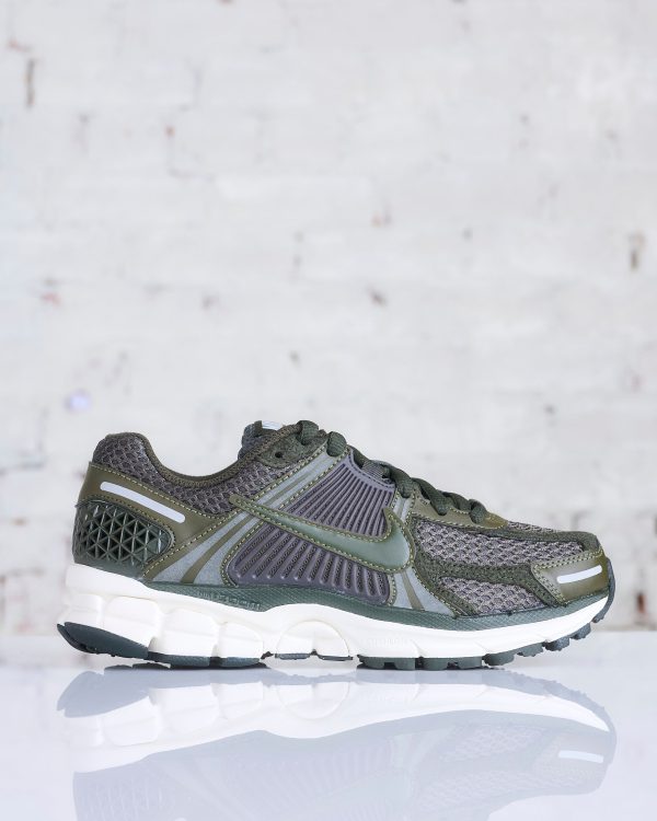 Nike Women s Zoom Vomero 5 Cargo Khaki   Sequoia-Sail-Metallic Silver FQ8898 325 Online Sale